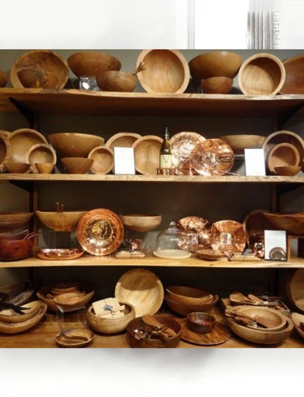 Handcrafted Wooden Décor – Artisanal Touc